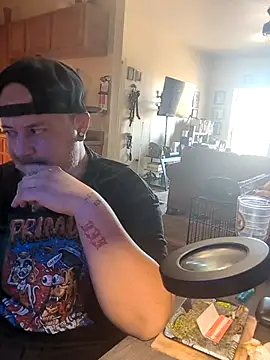 Snapshot of Tyrish361 chatting on 10.11.25 Tyrish361 online show from 10.11.25