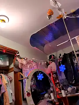 gurlnips online show from 02.09.25