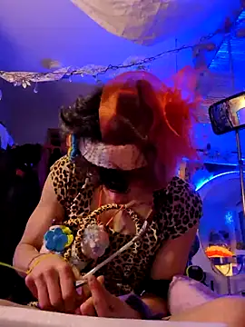 gurlnips online show from 02.12.25