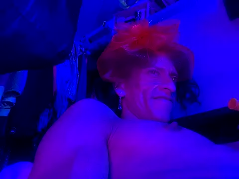 gurlnips online show from 09.14.25