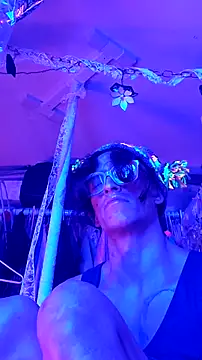 gurlnips online show from 10.13.25