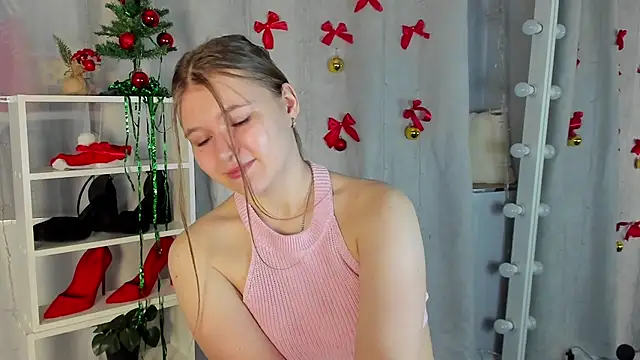 Snapshot of Rebecca_Kelly chatting on 12.16.24 Rebecca Kelly online show from 12.16.24