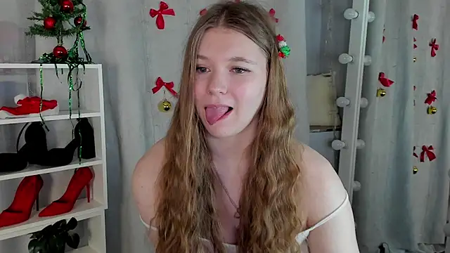 Snapshot of Rebecca_Kelly chatting on 12.18.24 Rebecca Kelly online show from 12.18.24