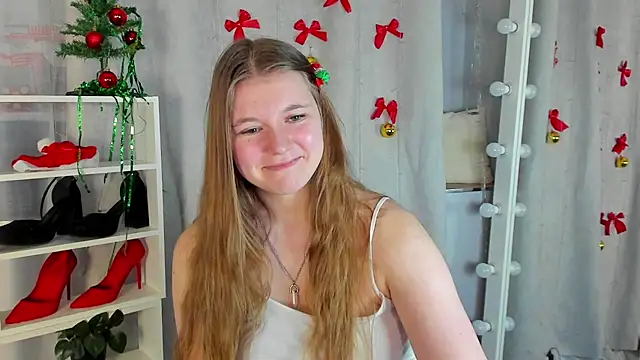 Snapshot of Rebecca_Kelly chatting on 12.19.24 Rebecca Kelly online show from 12.19.24