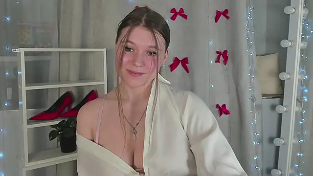 Snapshot of Rebecca_Kelly chatting on 01.05.25 Rebecca Kelly online show from 01.05.25