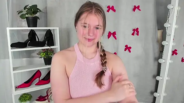 Snapshot of Rebecca_Kelly chatting on 01.28.25 Rebecca Kelly online show from 01.28.25