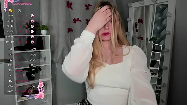 Snapshot of Rebecca_Kelly chatting on 03.14.25 Rebecca Kelly online show from 03.14.25