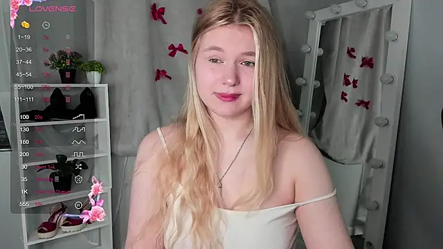 Snapshot of Rebecca_Kelly chatting on 03.17.25 Rebecca Kelly online show from 03.17.25