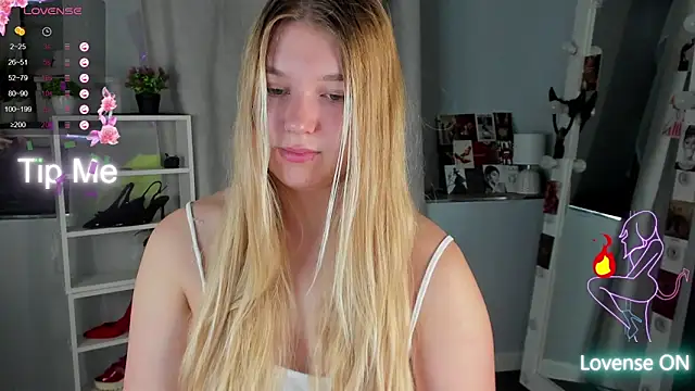 Snapshot of Rebecca_Kelly chatting on 09.09.25 Rebecca Kelly online show from 09.09.25