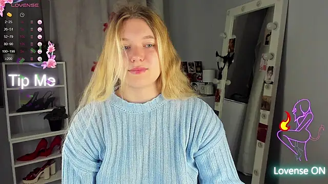 Snapshot of Rebecca_Kelly chatting on 09.12.25 Rebecca Kelly online show from 09.12.25