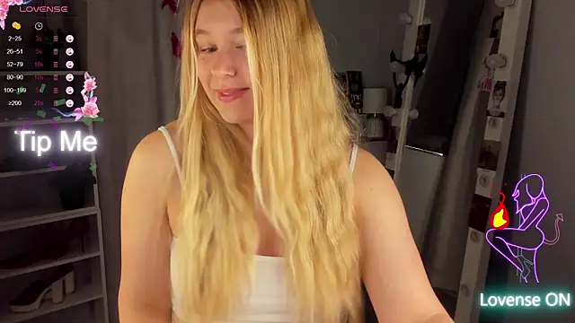 Snapshot of Rebecca_Kelly chatting on 09.13.25 Rebecca Kelly online show from 09.13.25