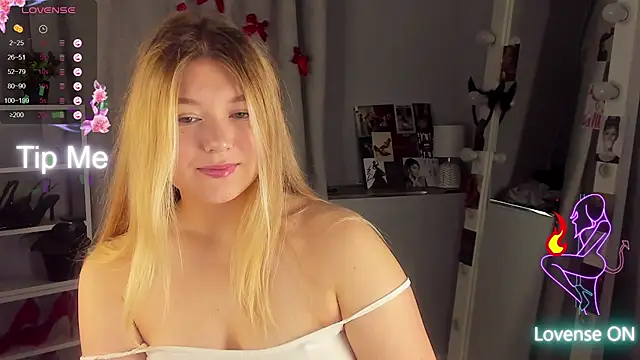 Snapshot of Rebecca_Kelly chatting on 09.15.25 Rebecca Kelly online show from 09.15.25