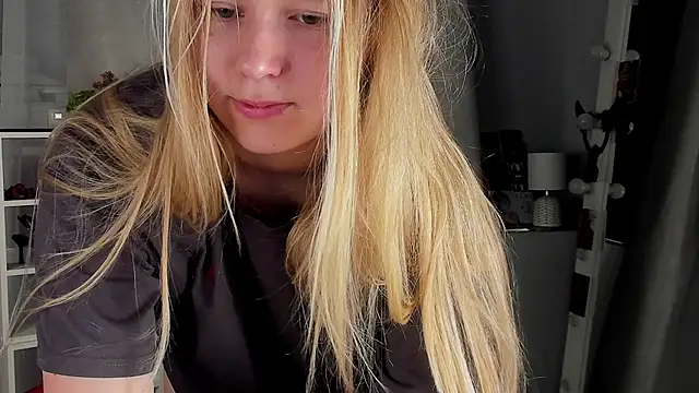 Snapshot of Rebecca_Kelly chatting on 10.02.25 Rebecca Kelly online show from 10.02.25