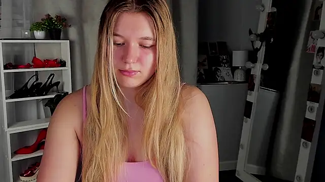 Snapshot of Rebecca_Kelly chatting on 10.06.25 Rebecca Kelly online show from 10.06.25