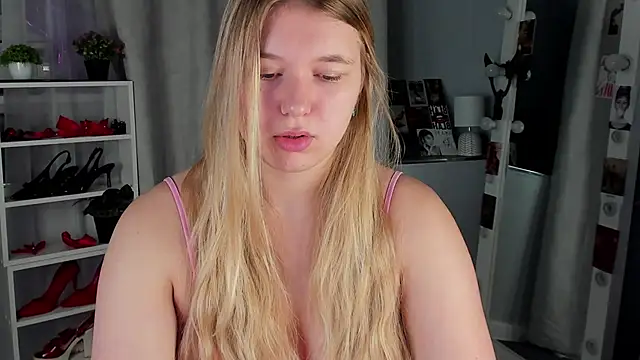 Snapshot of Rebecca_Kelly chatting on 10.14.25 Rebecca Kelly online show from 10.14.25