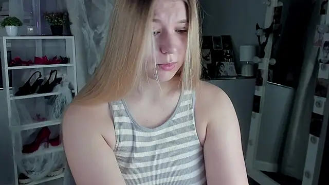 Snapshot of Rebecca_Kelly chatting on 10.24.25 Rebecca Kelly online show from 10.24.25