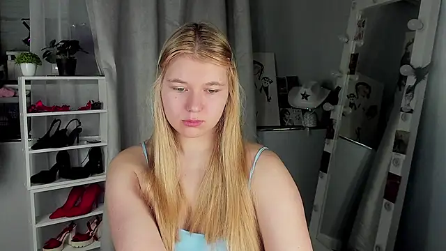 Snapshot of Rebecca_Kelly chatting on 11.22.25 Rebecca Kelly online show from 11.22.25