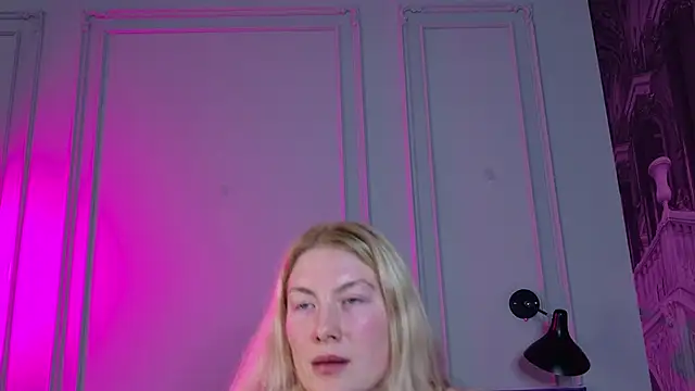 Snapshot of Liv_Fay chatting on 01.25.25 Liv Fay online show from 01.25.25