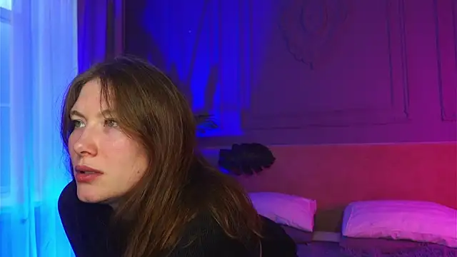 Snapshot of Liv_Fay chatting on 09.20.25 Liv Fay online show from 09.20.25