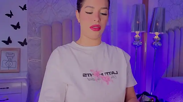 Iara Smith1 online show from 06.15.26