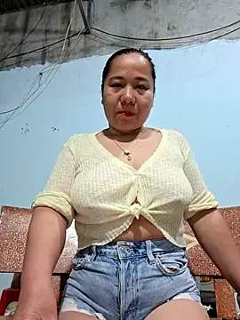 Snapshot of Queen_18200 chatting on 05.04.26 Queen 18200 online show from 05.04.26
