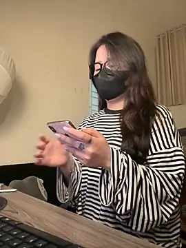 Snapshot of Jenni_nana chatting on 12.22.25 Jenni nana online show from 12.22.25