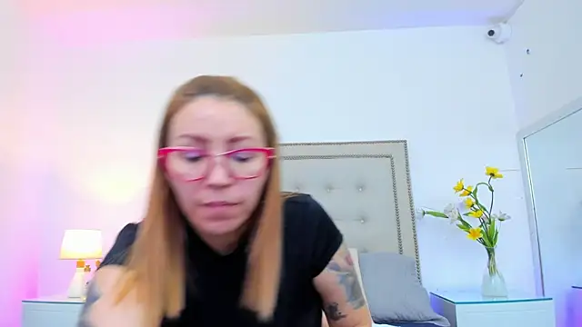 IsisDuzan online show from 03.08.25