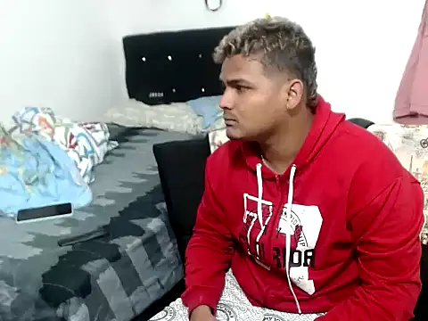 Snapshot of Boycuriousxxx chatting on 11.12.25 Boycuriousxxx online show from 11.12.25