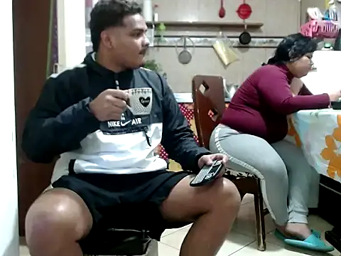 Snapshot of Boycuriousxxx chatting on 12.01.25 Boycuriousxxx online show from 12.01.25