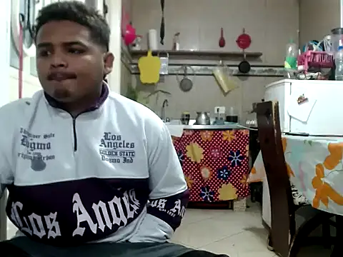 Snapshot of Boycuriousxxx chatting on 12.05.25 Boycuriousxxx online show from 12.05.25