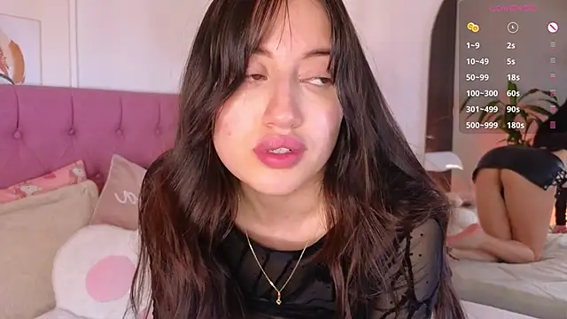 Snapshot of eimy22 chatting on 12.13.24 eimy22 online show from 12.13.24