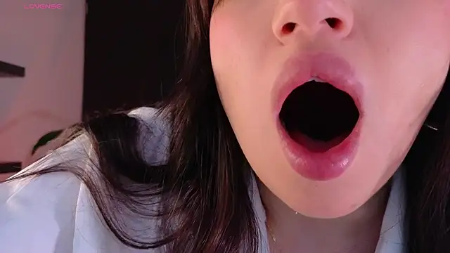 Snapshot of eimy22 chatting on 01.27.25 eimy22 online show from 01.27.25