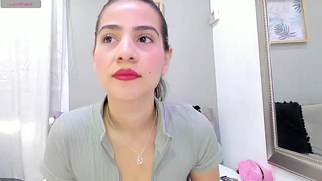 Snapshot of Miranda_doll_ chatting on 10.15.25 Miranda doll  online show from 10.15.25