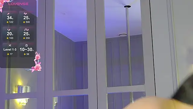 Snapshot of TrishaWinslet chatting on 01.14.25 TrishaWinslet online show from 01.14.25