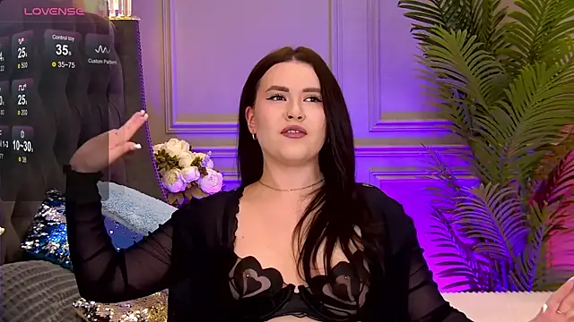 Snapshot of TrishaWinslet chatting on 02.10.25 TrishaWinslet online show from 02.10.25