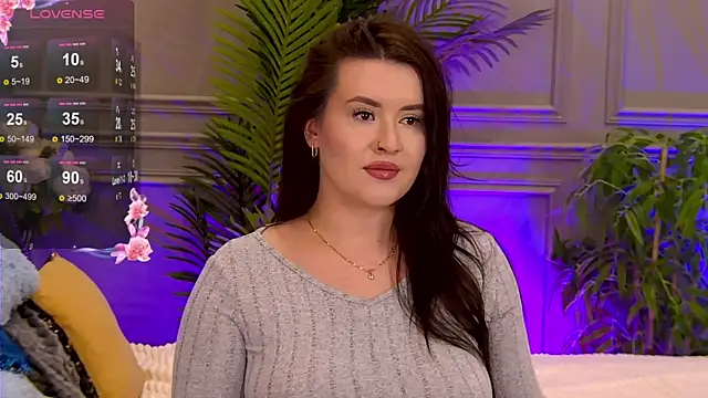 Snapshot of TrishaWinslet chatting on 02.28.25 TrishaWinslet online show from 02.28.25