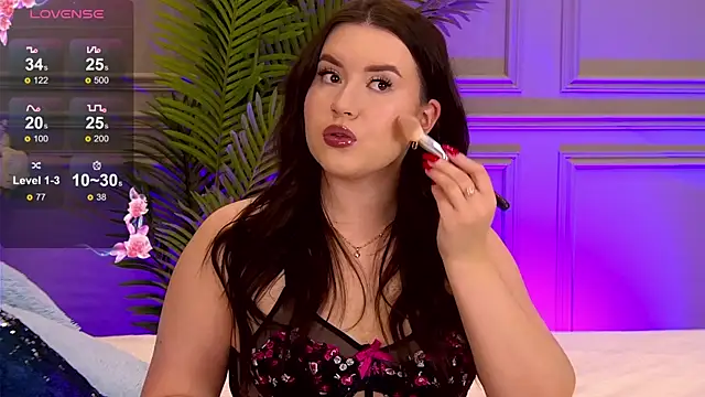 Snapshot of TrishaWinslet chatting on 03.04.25 TrishaWinslet online show from 03.04.25