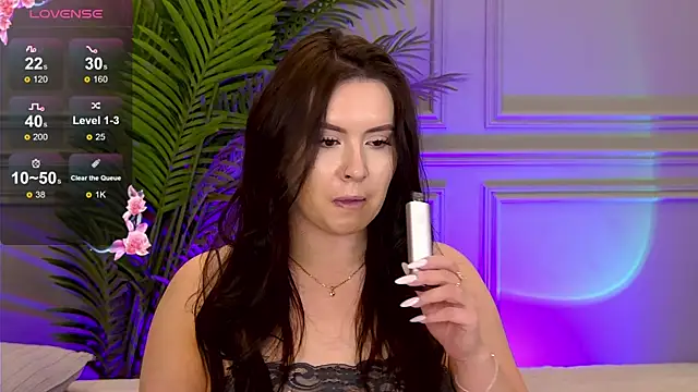 Snapshot of TrishaWinslet chatting on 03.16.25 TrishaWinslet online show from 03.16.25