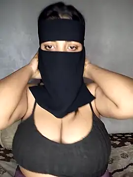 Snapshot of Narimane_maroc chatting on 11.24.25 Narimane maroc online show from 11.24.25