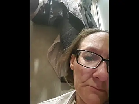 ILUV2TUCHMYKITTY online show from 03.15.26