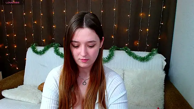 Snapshot of JessRosen chatting on 12.08.24 JessRosen online show from 12.08.24