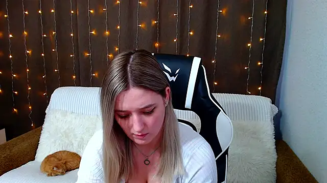 Snapshot of JessRosen chatting on 01.10.25 JessRosen online show from 01.10.25