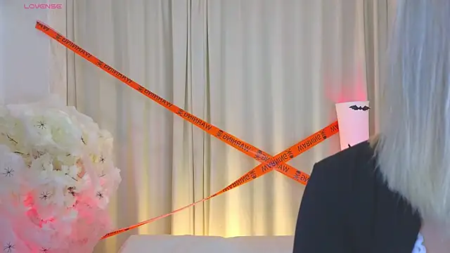 Snapshot of JessRosen chatting on 10.31.25 JessRosen online show from 10.31.25