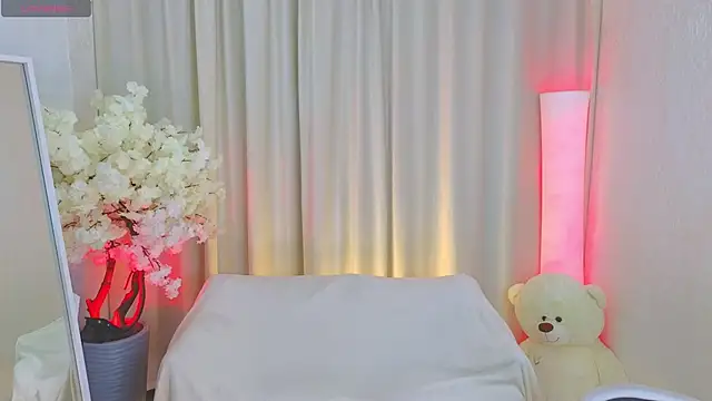 Snapshot of JessRosen chatting on 12.14.25 JessRosen online show from 12.14.25