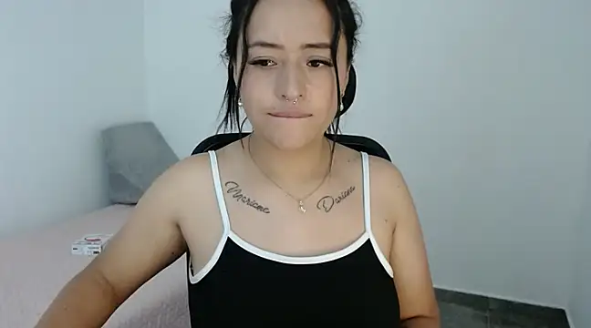 Snapshot of jjulietha95 chatting on 12.04.24 jjulietha95 online show from 12.04.24