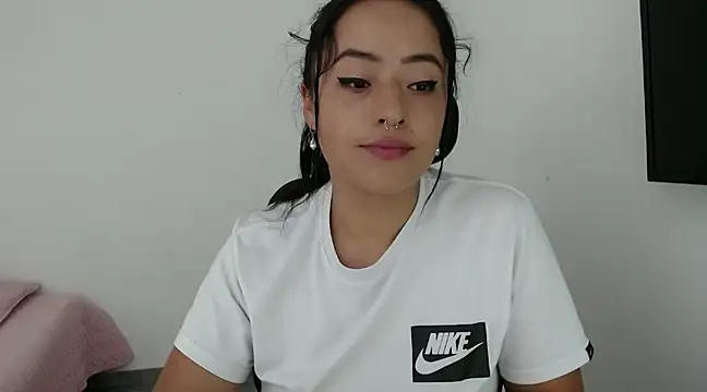 Snapshot of jjulietha95 chatting on 12.18.24 jjulietha95 online show from 12.18.24