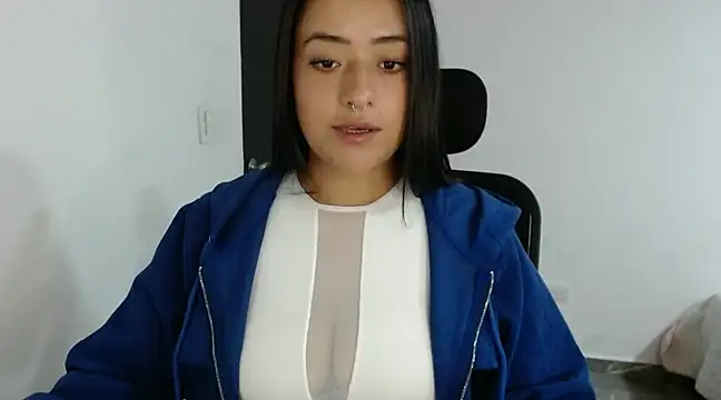 Snapshot of jjulietha95 chatting on 01.28.25 jjulietha95 online show from 01.28.25