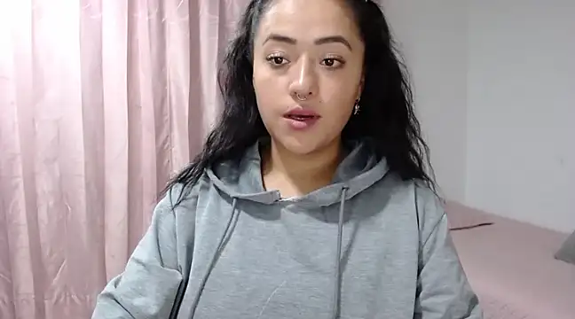 Snapshot of jjulietha95 chatting on 02.14.25 jjulietha95 online show from 02.14.25