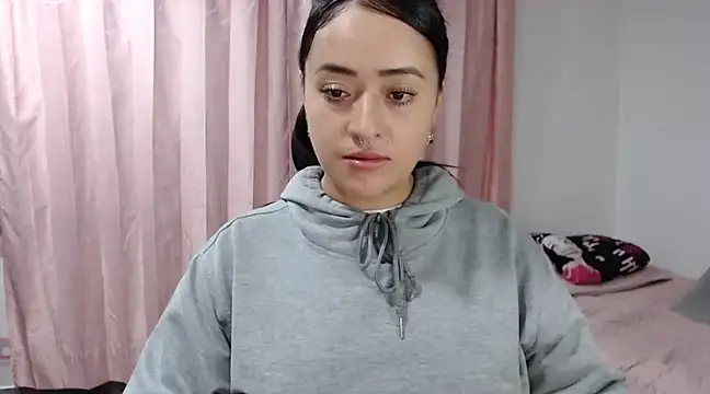 Snapshot of jjulietha95 chatting on 02.17.25 jjulietha95 online show from 02.17.25