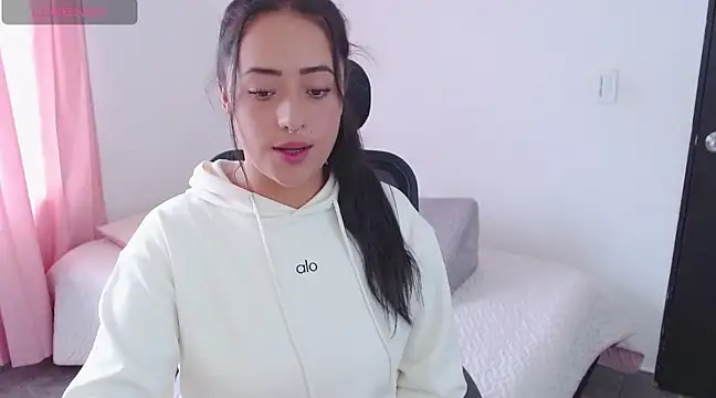 Snapshot of jjulietha95 chatting on 03.01.25 jjulietha95 online show from 03.01.25